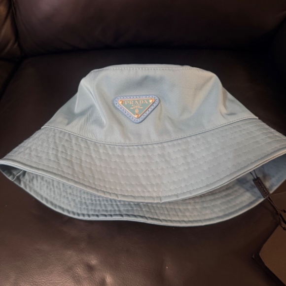 WOMEN'S PRADA BLUE RE-NYLON BUCKET HAT LOGO PLAQUE ONE SIZE - Picture 5 of 5